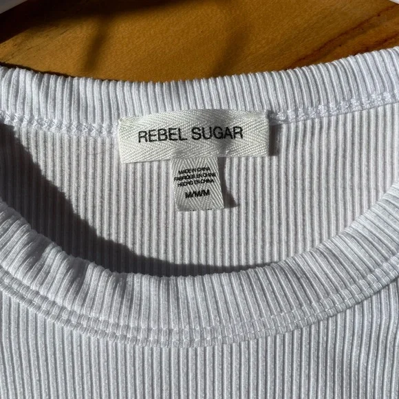 White Ribbed Women's Top - Picture 3 of 3